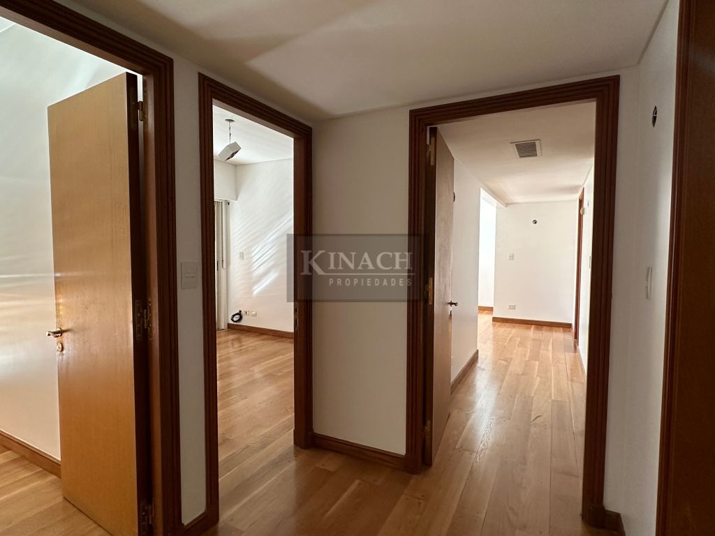 Venta Amplio Semipiso de Categoría en Belgrano, 3 Cocheras