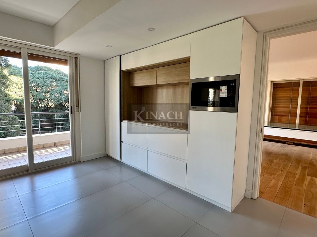 Venta Amplio Semipiso de Categoría en Belgrano, 3 Cocheras